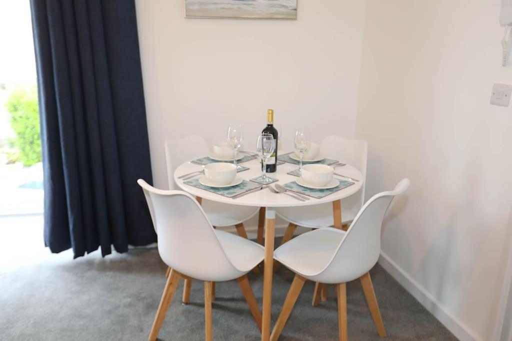Exmouth - Apartment 1, Strand House - Modern 2 Bedroom Apartment, Perfect Location For Access To Beach & Town Centre - Sleeps 4 Guests - No Parking - Hosted By Rentmyhouse מראה חיצוני תמונה
